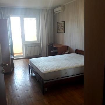 Миколи Бажана просп., 36