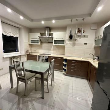 Дніпровська набережна вул., 26-А