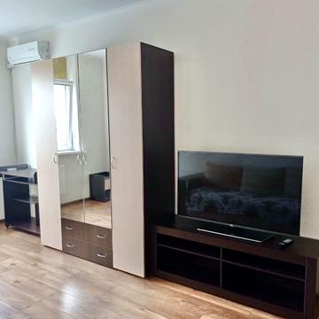 Воскресенська вул., 14-Б