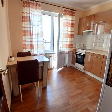 Бориса Гмирі вул., 14