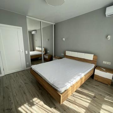 Джона Маккейна вул. (Івана Кудрі), 1-Б