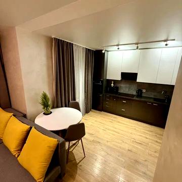 Драгоманова вул., 10