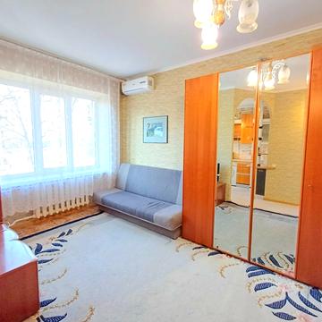 Миколи Міхновського бульв. (Дружби народів), 4/6