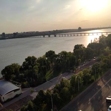 Сонячна Набережна вул. (Маршала Малиновського), 112