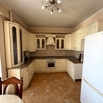 Троїцька вул., 52