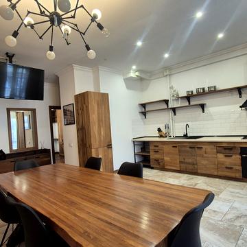 Софіївська вул., 5б