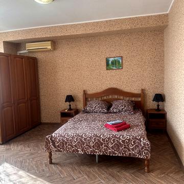 Володимира Вернадського вул. (Дзержинського), 1/3