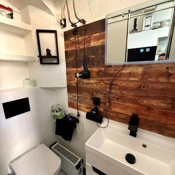 Залізнична вул., 64