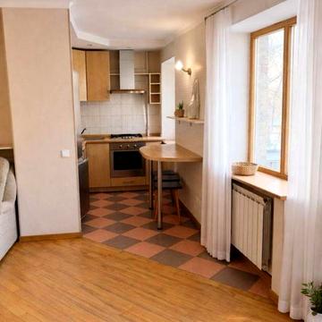 Німанська вул., 10