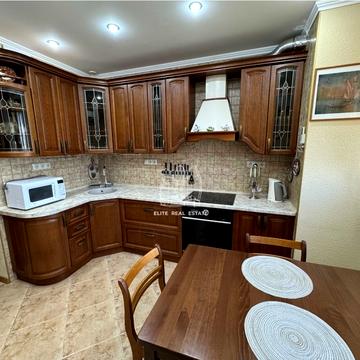 Олександра Мишуги вул., 12