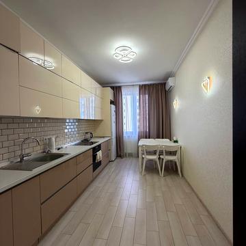 Добровольців вул. (Маршала Говорова), 8