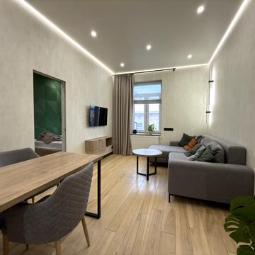 Ужгородська вул., 11