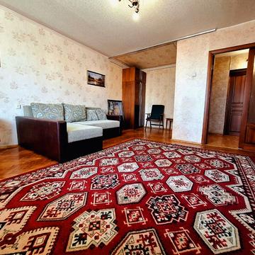 Романа Шухевича просп. (Генерала Ватутіна), 26