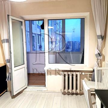 Олександри Екстер вул. (Марини Цвєтаєвої), 3