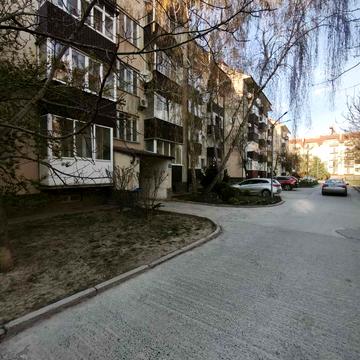 Олега Куцина вул., 5