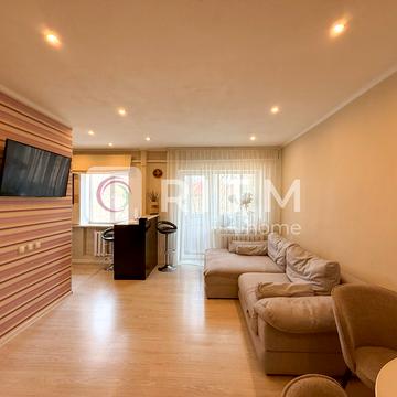 Президента Грушевського просп., 4а