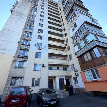 Михайла Грушевського вул., 50а