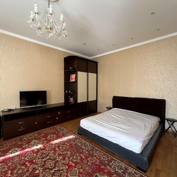 Кирилівська вул. (Фрунзе), 31