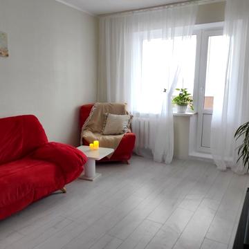 Анни Ахматової вул., 16-Г