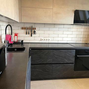 Райдужна вул., 22