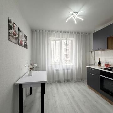 Героїв бульв., 8