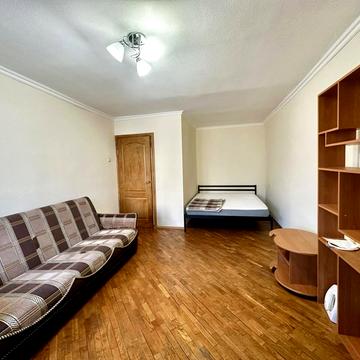 Русанівська набережна вул., 16