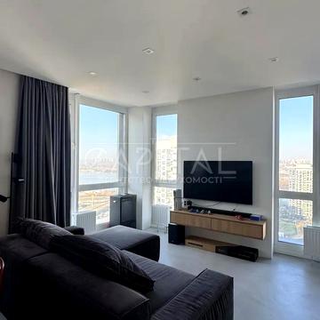 Зарічна вул., 4