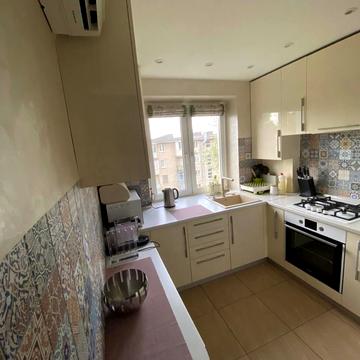 Богдана Хмельницького просп. (Героїв Сталінграда), 8-А