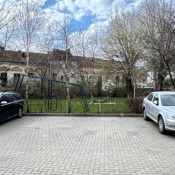 Берегівська вул., 64