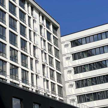 Надрічна вул., 2