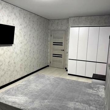 Олени Теліги вул., 18