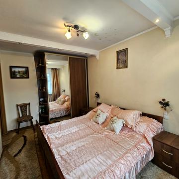 Варшавська вул., 68