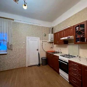 Алішера Навої вул., 6