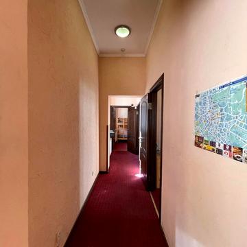 Зелена вул., 2