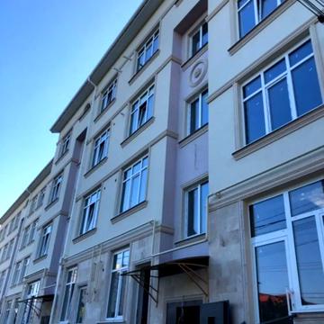 Квіткова вул. (Богуна), 1