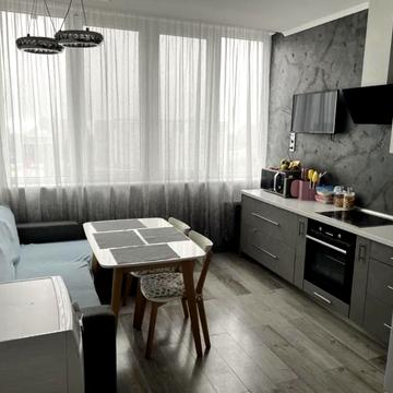 Середньофонтанська вул., 35