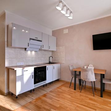 Євгена Коновальця вул., 2