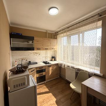 Свалявська вул., 4