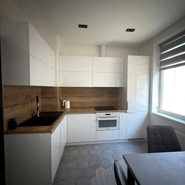 Генуезька вул., 3б