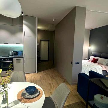 Академіка Філатова вул., 2/1