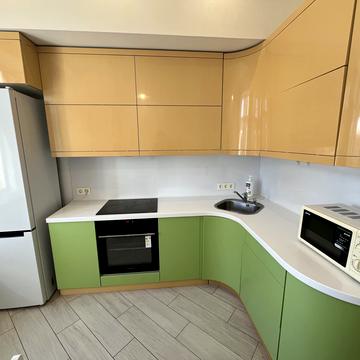 Леоніда Каденюка просп. (Юрія Гагаріна), 14