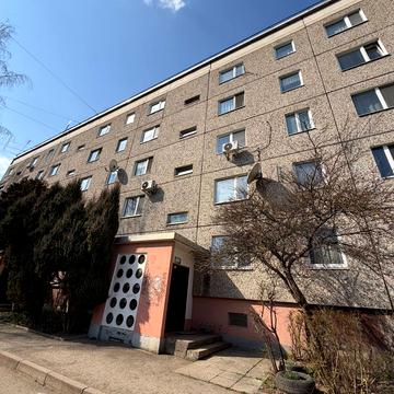 Тролейбусна вул., 8