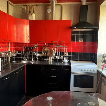 Естонська вул., 5