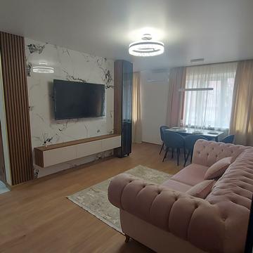 Євгенія Логінова вул. (Крилова), 12/4