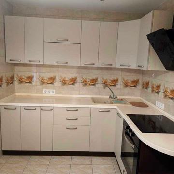 Йорданська вул. (Лайоша Гавро), 9-Є