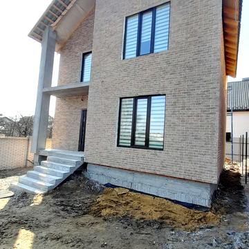 Подільська вул.