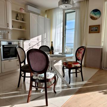 Літературна вул., 1а