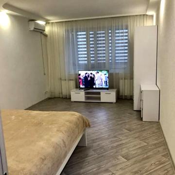 Володимира Івасюка просп. (Героїв Сталінграду), 36