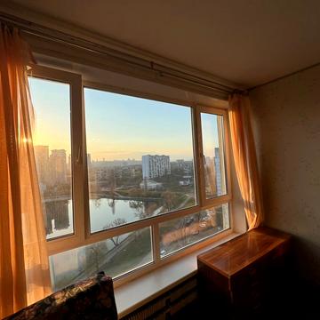 Павла Тичини просп., 20