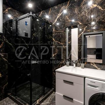 Причальна вул., 12